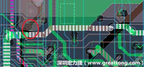 慢慢確認(rèn)CAF發(fā)生的位置后，可以配合Gerber查看PCB的結(jié)構(gòu)是否有通孔太近或是線路太近的問(wèn)題。