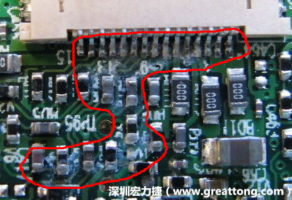 電路板疑似腐蝕氧化，懷疑電流異常過熱造成