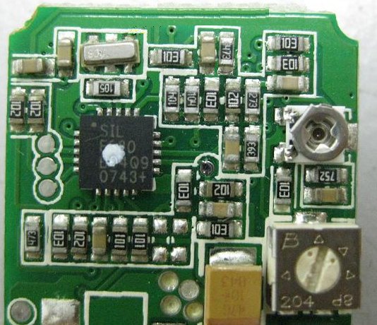 PCBA加工IC元件主要分為DIP及SMD兩大類(lèi)，DIP 插件的IC，SMD (Surface Mount Device) 表面貼裝元件。